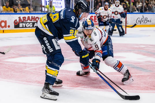 Växjös Victor Stjernborg  och HV71s Joonas Nättinen