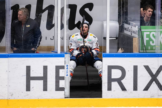 Växjös Glenn Gustafsson i utvisningsbåset