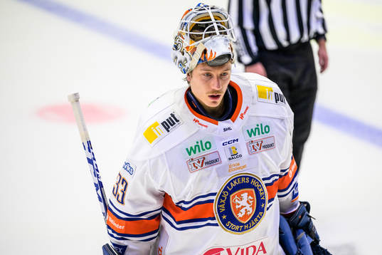 Växjös målvakt Emil Larmi deppar