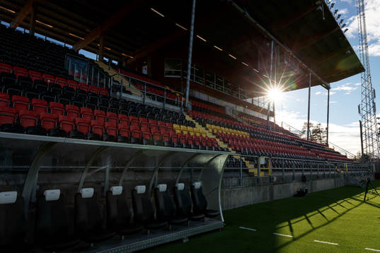 Tomma läktare på Jämtkraft Arena