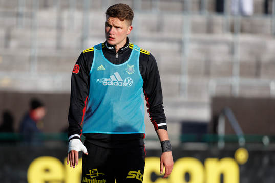 Östersunds Myroslav Mazur med bandage på tummen