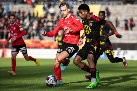 Trelleborgs Felix Hörberg och Östersunds Chovanie