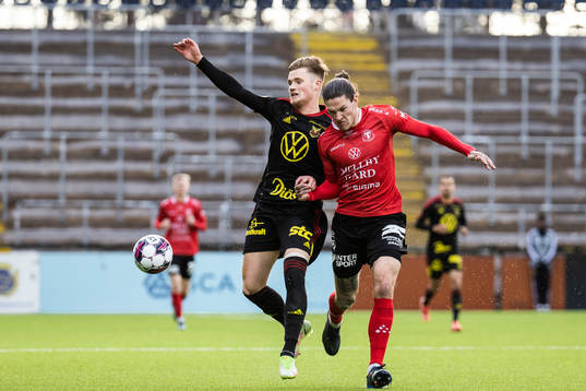 Östersunds Sebastian Karlsson Grach och Trelleborgs Isak