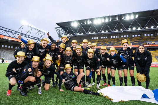 Växjös spelare jublar