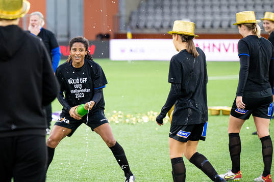 Växjös spelare jublar