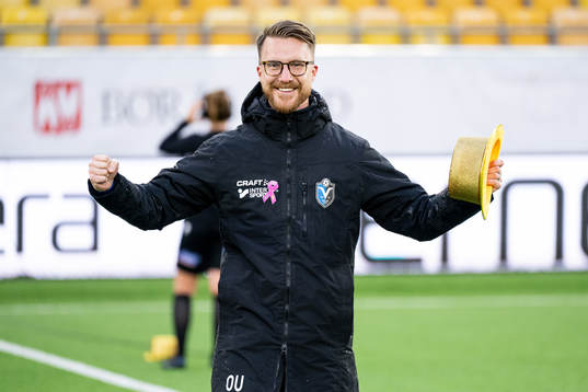 Växjös tränare Olof Unogård jublar