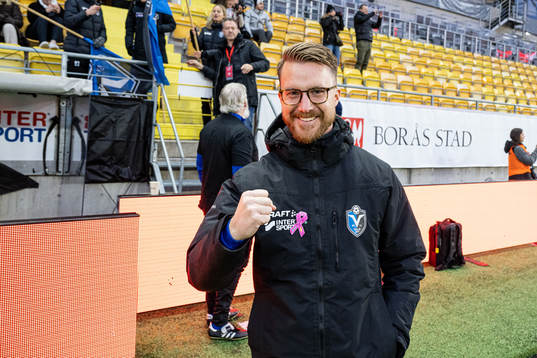 Växjös tränare Olof Unogård jublar