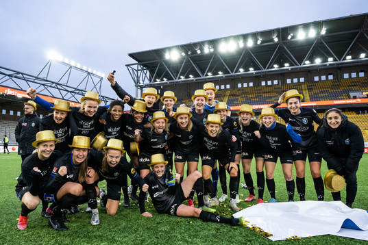Växjös spelare jublar