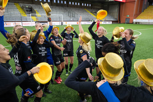 Växjös spelare jublar