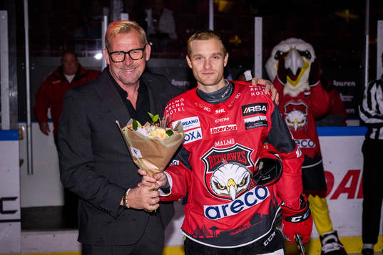 Malmö Redhawks Johan Olofsson uppmärksammas för 300