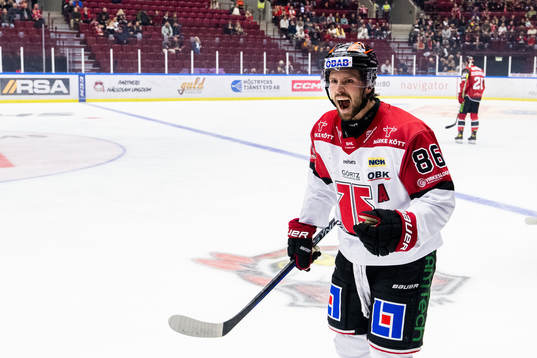 Örebros Mathias Bromé jublar