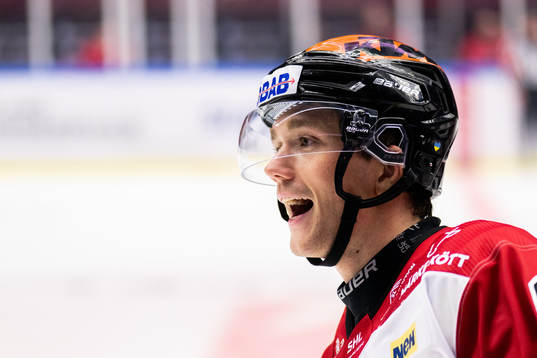Örebros Filip Berglund jublar