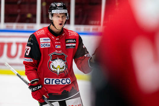 Malmö Redhawks Adam Ollas Mattsson jublar