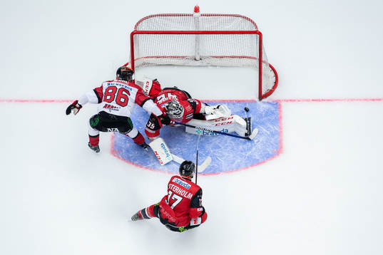 Örebros Mathias Bromé gör 0-3 bakom Malmö Redhawks