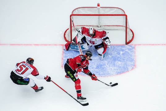 Malmö Redhawks Fredrik Händemark oroar mot Örebros