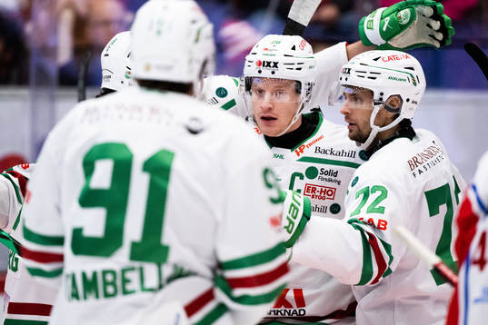 Rögles Anton Bengtsson jublar