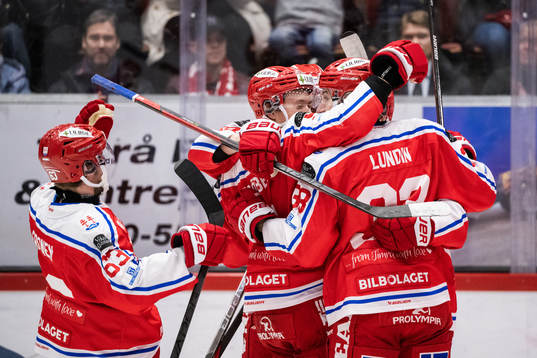Timrås Didrik Strömberg jublar