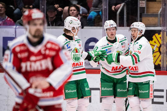 Rögles Oskar Stål-Lyrenäs jublar