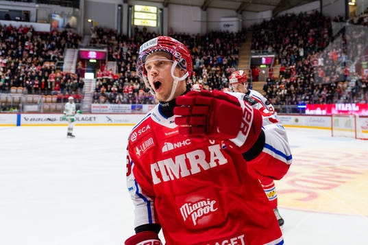 Timrås Didrik Strömberg jublar