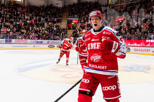 Timrås Joonas Lyytinen jublar