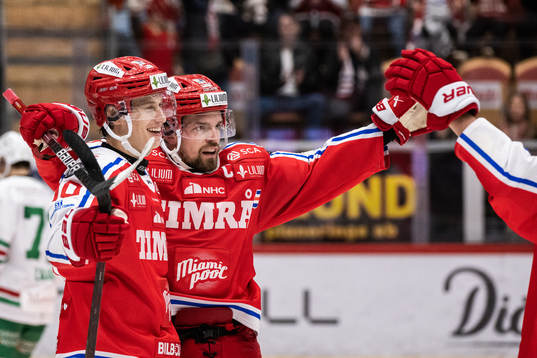 Timrås Robin Alvarez och Anton Lander jublar