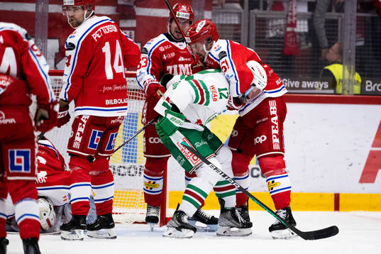 Rögles Brady Ferguson och Timrås Anton Lander