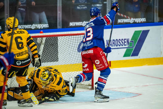 Oskarshamns Jiri Smejkal gör 1-1 bakom Skellefteås