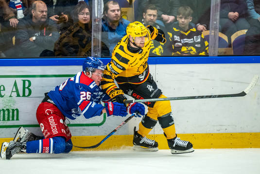 Oskarshamns Lukas Pilö och Skellefteås Tom Kühnhackl