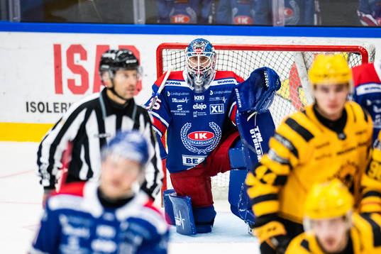 Oskarshamns målvakt Joe Cannata deppar