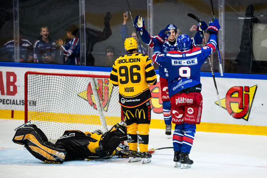 Oskarshamns Ahti Oksanen jublar