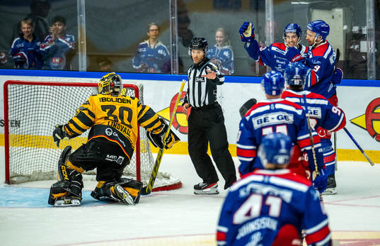 Oskarshamns Ahti Oksanen jublar