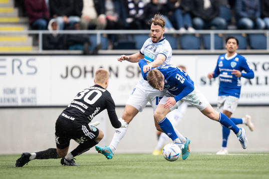 Umeå FCs målvakt Pontus Eriksson och Tobias Westin och