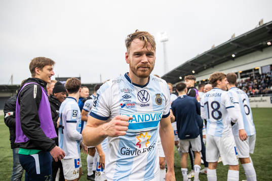 Gefles Leo Englund jublar