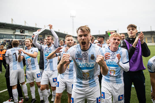 Gefles Leo Englund jublar
