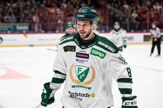 Färjestads Theodor Lennström jublar
