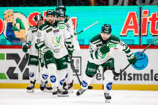 Färjestads Michael Lindqvist jublar