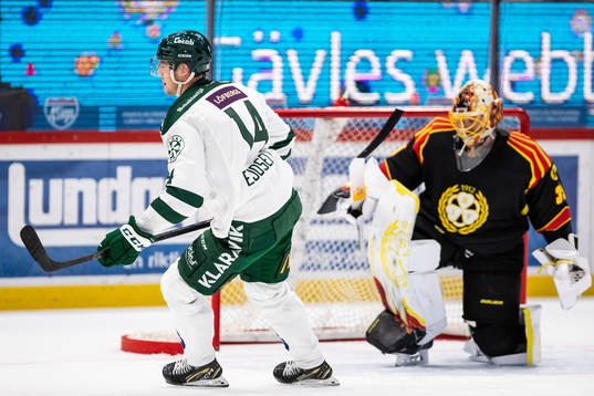 Färjestads Victor Ejdsell jublar