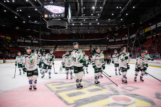 Färjestads spelare jublar