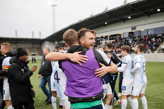 Gefles Leo Englund jublar