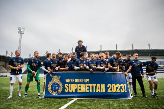Gefles spelare jublar