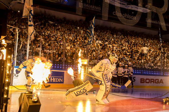 Leksands målvakt Kasimir Kaskisuo innan ishockeymatchen i