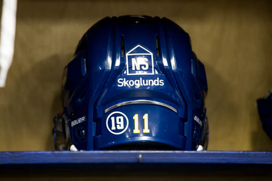 Leksands  hjälm med nummer 19 för Tobias Forsberg