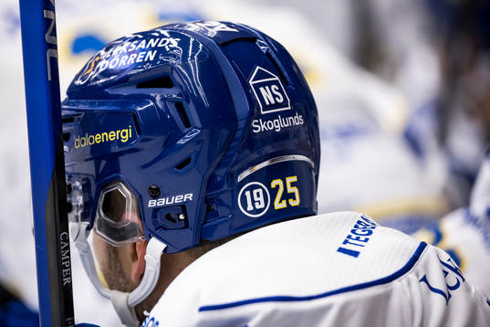 Leksands  hjälm med nummer 19 för Tobias Forsberg