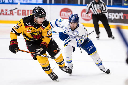 Luleås Erik Gustafsson och Leksands Oskar Lang