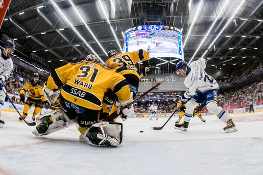 Luleås målvakt Matteus Ward och Leksands Mikael Ruohomaa