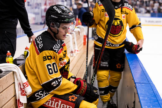 Luleås Julius Honka deppar