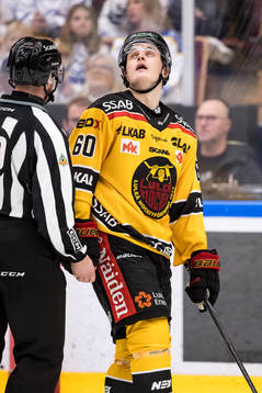 Luleås Julius Honka deppar