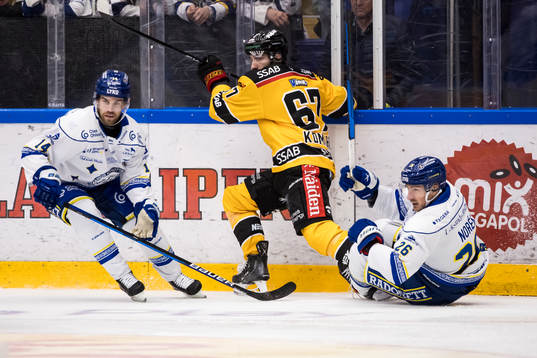 Luleås Konstantin Komarek och Leksands Patrik Noren och