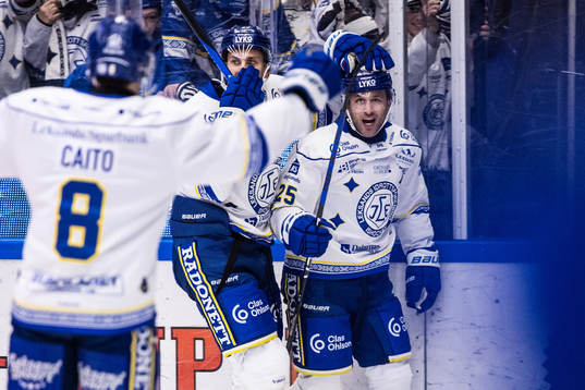 Leksands Carter Camper jublar