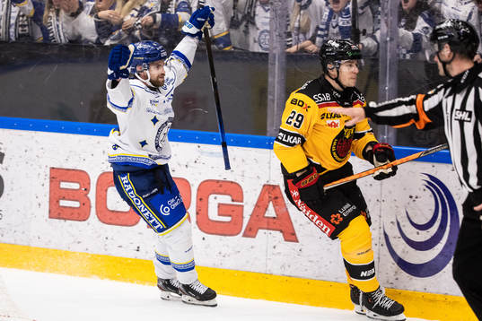 Leksands Oskar Lang jublar